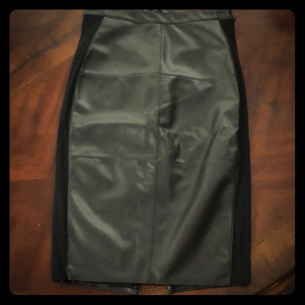 Bailey 44 black leather skirt NWT size XS